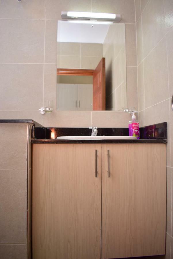 West Suites ไนโรบี ภายนอก รูปภาพ